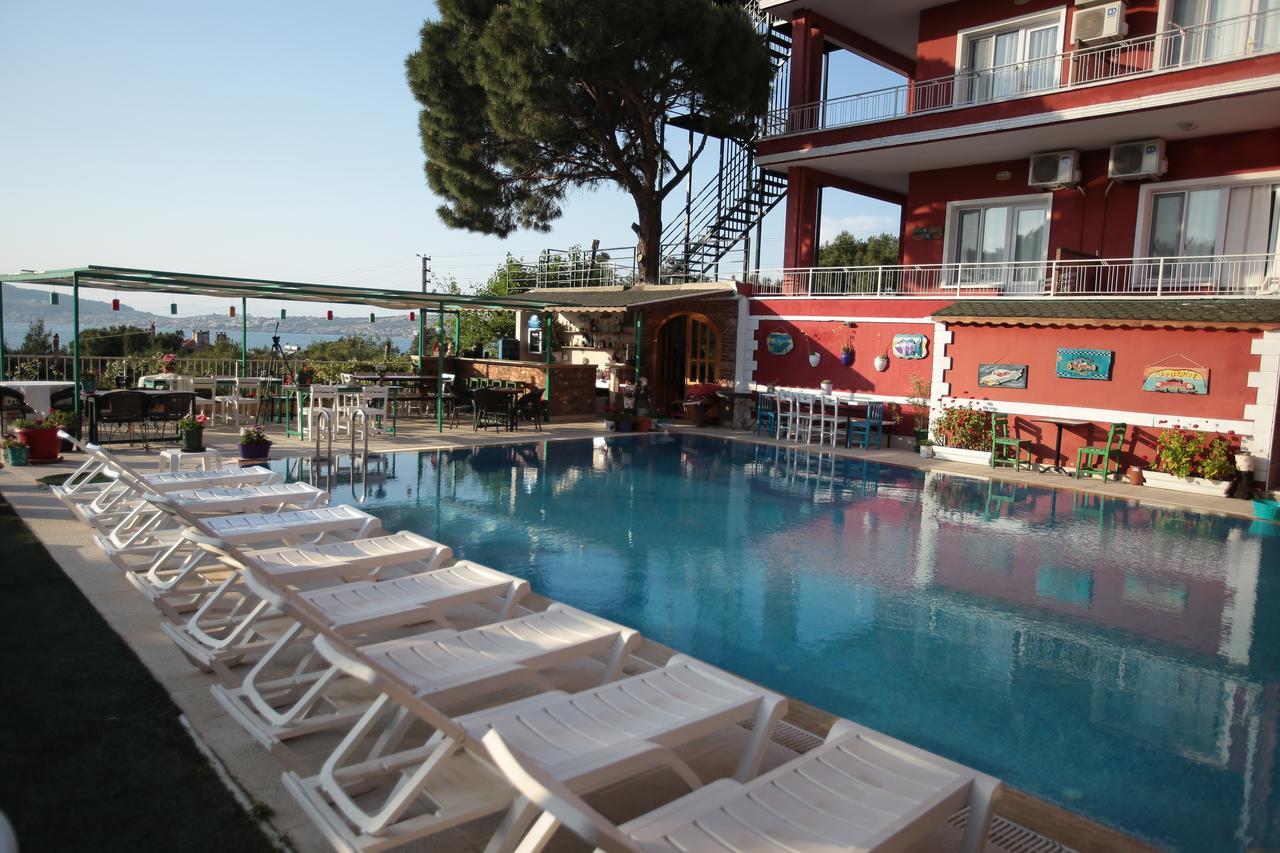 Tunc Hotel Ayvalik Exterior photo