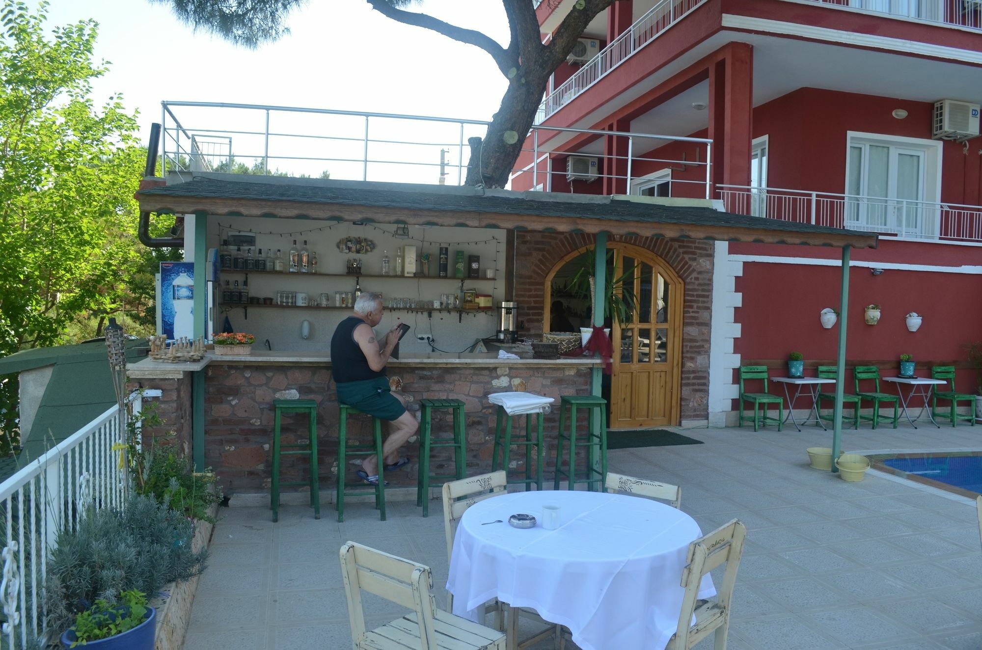 Tunc Hotel Ayvalik Exterior photo